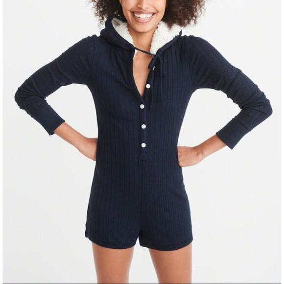 Abercrombie &‎ Fitch Navy Ribbed Fleece Lined Hood Long Sleeve Romper Size M - Picture 1 of 10